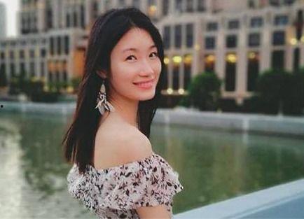 康县美女吃瓜事件视频播放,网络热议背后的真相揭秘