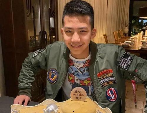 康康吃瓜小董最新视频,揭秘娱乐圈幕后真相